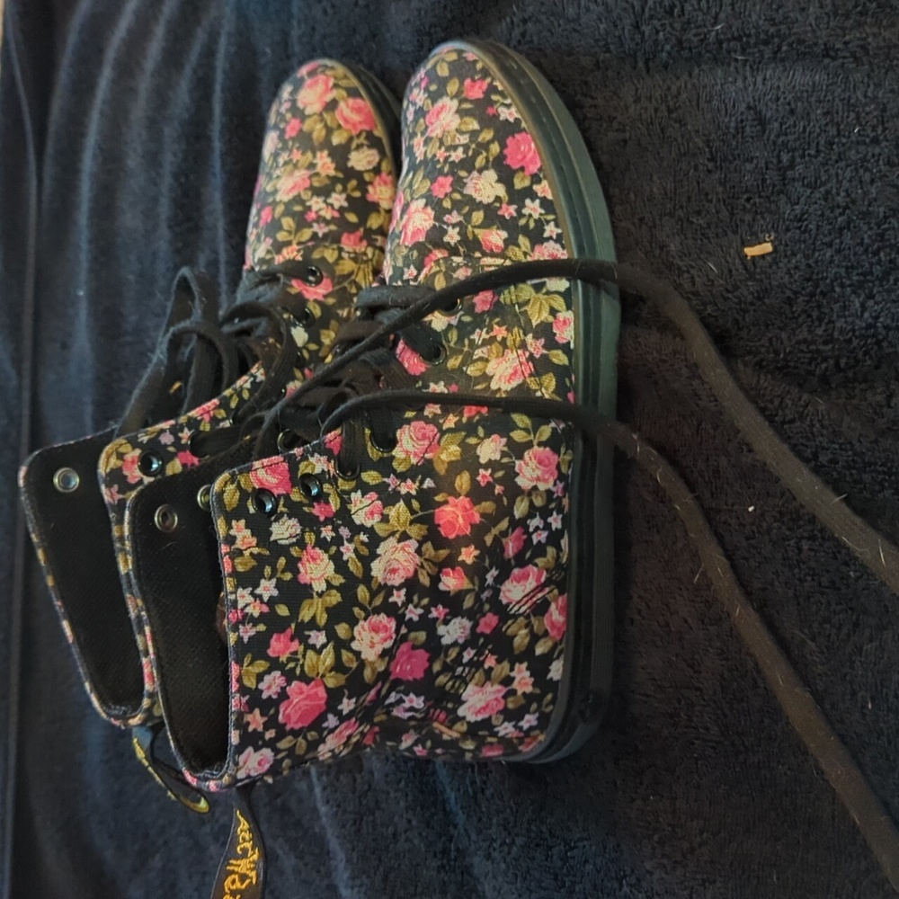 Canvas floral doc marten boots